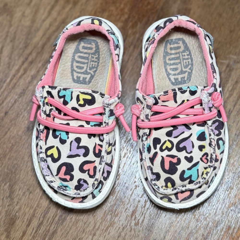 Hey Dude Wendy Toddler Shoes White Leopard Heart Print Pink Size K6